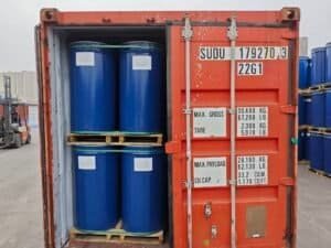 220L drum tomato paste loading in a container 